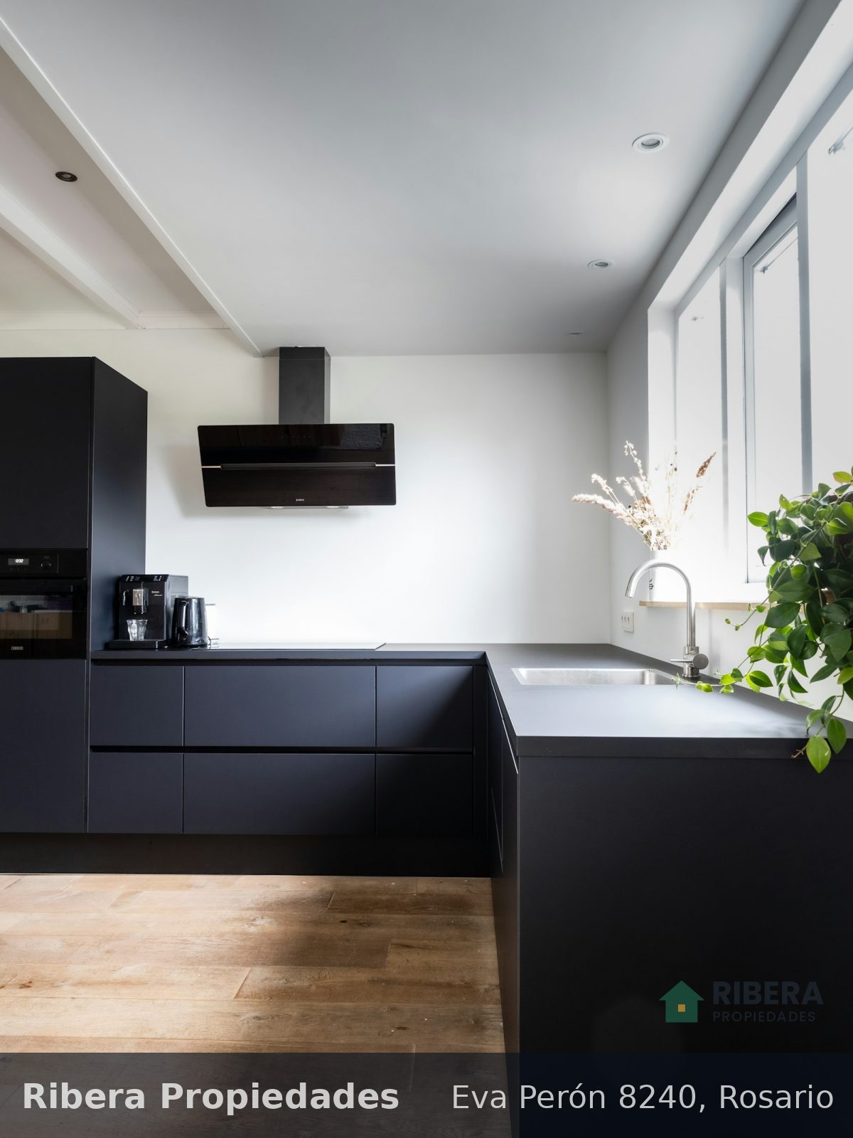 Casa 3 dormitorios con parque y pileta en Fisherton, foto 3